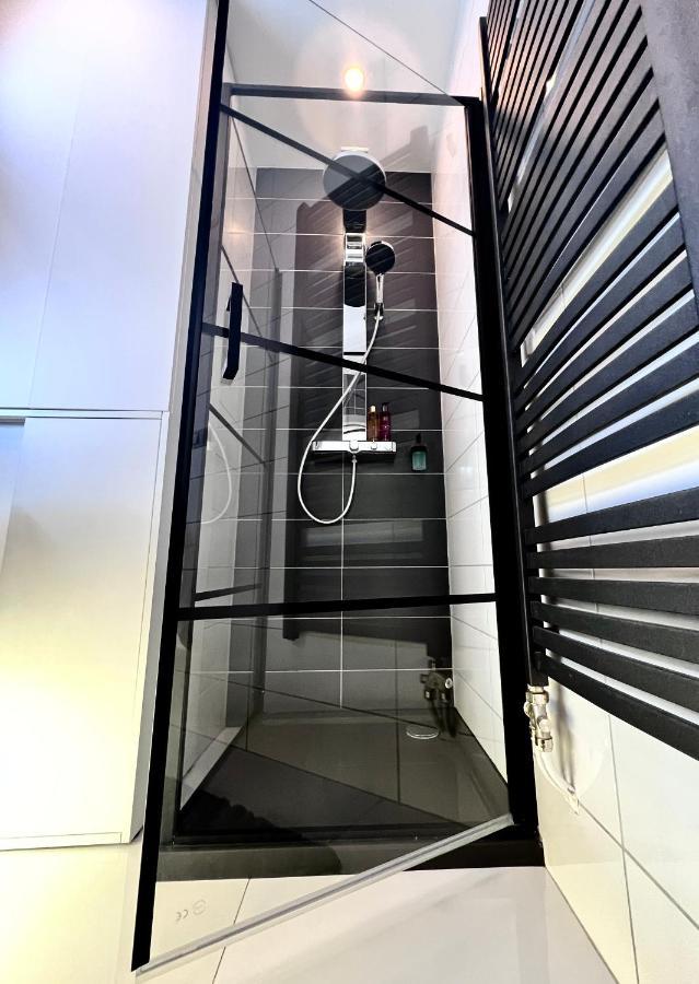 Suiteangel - Luxury Design Condo With Free Garage Budapest Kültér fotó