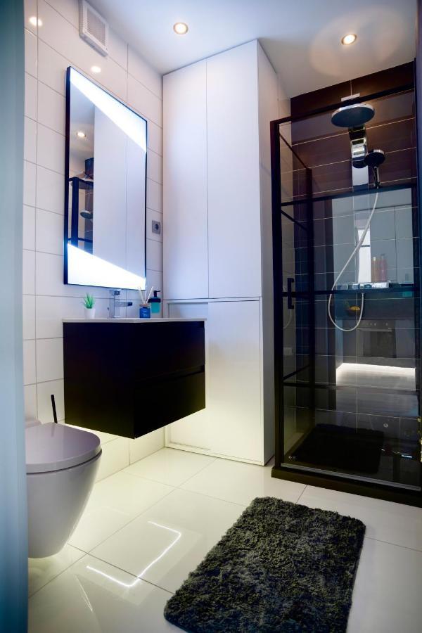 Suiteangel - Luxury Design Condo With Free Garage Budapest Kültér fotó