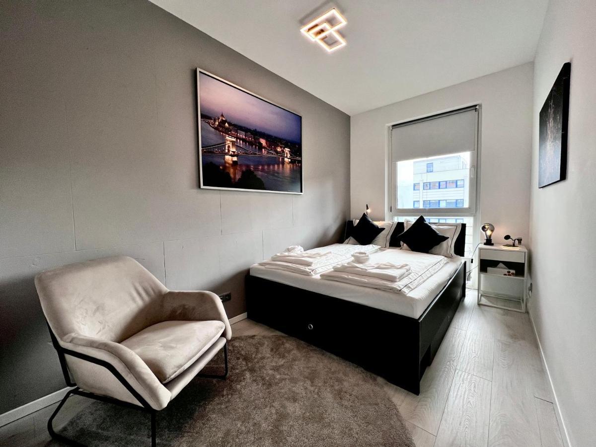 Suiteangel - Luxury Design Condo With Free Garage Budapest Kültér fotó